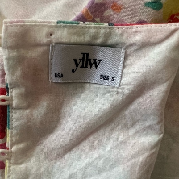 Yllw Floral Print Women's Crop Top - Picture 4 of 4